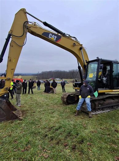 Dave Kaufman with the 🎤💯#fyp #auction_guy #viral #phototrend