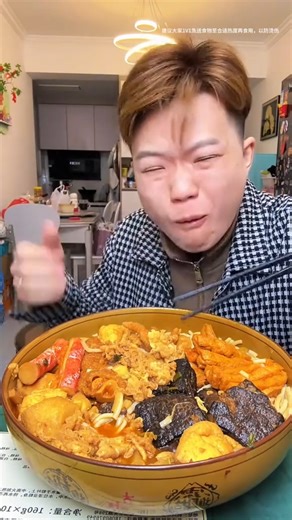 Funny Family noodle soup chicken feet sausage guts dumpling ,food Challenge | Unique Cooking