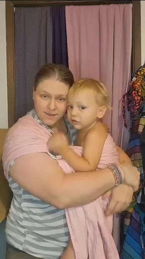 Nursing in a ring sling! It's super easy loosen the sling just a little to lower them down enough to latch on if they're on the side with the rings you can just slide the sling over more on your shoulder and then when they're finished move them back up and retighten everything up! #ethicallymadejoyfullycarried #babywearing #mama_roo #ringsling | Mama & Roo's | Facebook