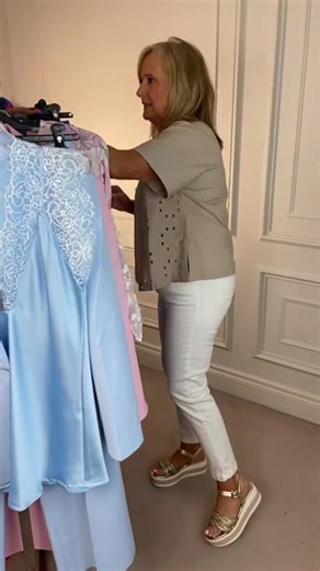 🩵 30% off Mos Mosh, Kate&Pippa and More 🩵 CONTACT : 018241772 📞 Jenny’s outfit : Mos mosh shirt : https://jennys.ie/products/tazhi-cotny-shirt-feather-grey-169170-174fg Monari vest top : https://jennys.ie/products/vest-top-cream-409886-105cr Elena jeans : https://jennys.ie/products/elena-68cm-pant-sand-53524ss25-14 Regarde le Ciel wedges : https://jennys.ie/products/woven-deisgn-wedge-sandal-gold-sheyla43-gol ON THE RAIL : Blue blazer : https://jennys.ie/products/sassari-blazer-blue-sassari-b