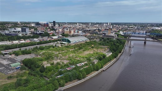 Watch our Quayside transform 🎥🤯 We have all enjoyed a walk along the Quayside to take in the views of the Tyne’s historic bridges. It’s nostalgic. It’s full of sentiment. It’s part of Geordie culture. Perhaps you have sampled the delights of the Quayside Market, had a dance in the riverside bars or ventured east to St Peter’s Basin for a pint or a coffee 🍻☕ If you head west? There’s not much there. Forth Yards is our vision to change that. To create much needed homes but also a vibrant neighb