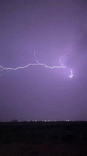 في سماء منطقة الباعج 🥰 #cat #هتضحك #اكسبلور #كوميديات #تحشيش #dance #art #ترند #alien #snake #footal