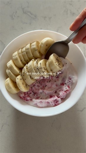 Rasberry Greek yogurt 😍 #breakfast #recipe #healthybreakfast #yogurt #healthy
