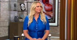Country star Miranda Lambert on her new cookbook "Y'all Eat Yet?" and working on new music