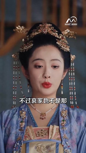 Review Phim Full Bộ: Xuyên Không Thành Hoàng Hậu: Quản Giáo Nghị Tử, Chỉnh Đốn Triều Đình Nội dung phim: Hoàng hậu ra ngoài một chuyến lại bị người ta ức hiếp, nửa ngày sau thì mất tích suốt mười sáu năm. Khi bà trở về, đứa con lúc nhỏ bà nuôi nấng đã trở thành một hoàng đế hôn quân mê muội, trăm quan thì tham nhũng, quốc gia láng giềng thì đang rình rập như hổ đói Diễn viên: Liêu Niệm & Sinh Thần #phimxuyenkhong #phimtongtai | Văn Quyết