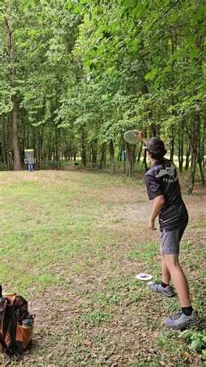 big putt w/ the aviar driver!! #disc #discgolf #frisbeesport #golf #discraftdiscs #innova