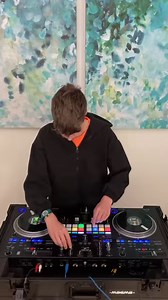 Remixes that are better than the original 👀 DJ Ricardo [R3] throws down using a few tracks from our “Remixes That Are Better Than The Original” playlist. 💥 View playlist: https://btsrc.dj/4br5nR4 | Beatsource