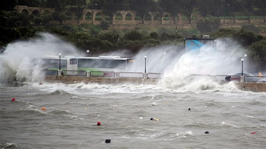 Video. Storm Harry hits Malta with strong winds and high waves