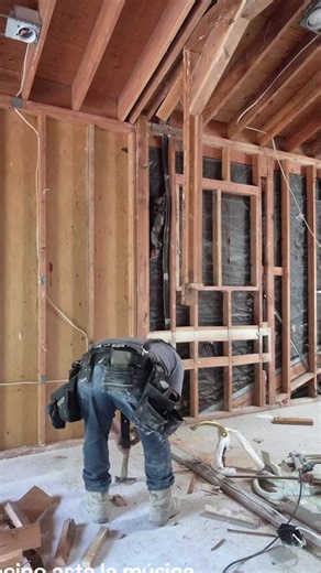 locura (@locurahd504)’s video of hello neighbor chasing music