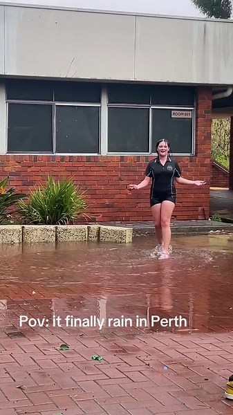 Perth Weather: First Rain of the Year Hits!