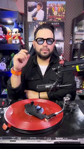 Enrique Bunbury es un genio del rock, por algo escribió La Chispa Adecuada de los Héroes del Silencio, ahora conocerás su historia ✨ #musica #vinilos #vinyl #historias #70s #80s #90s #historiasdeclasicos #radio #locutor #locucion #trukutru | David Peral “El Trukutru”