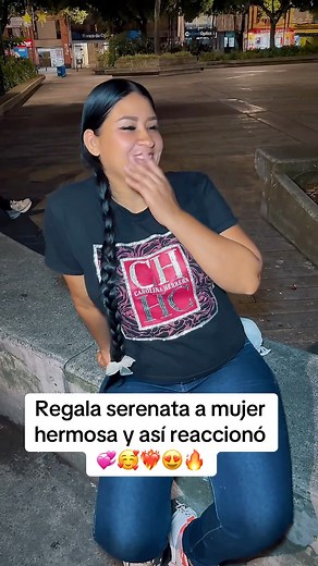 20K views · 446 reactions | He serenades a beautiful woman and that's how she reacted 殺❤️‍ #parati #viral #fyp #amor #eeuu #mexico #españa #corea | tisoymusica | Facebook