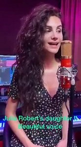 Ella es Arpine Ter-Petrosyan, una cantante de ópera que se está convirtiendo en una sensación por las redes sociales. Podría ser la hija de Julia Roberts, tiene un gran parecido. Arpi Alto | Eddy Warman