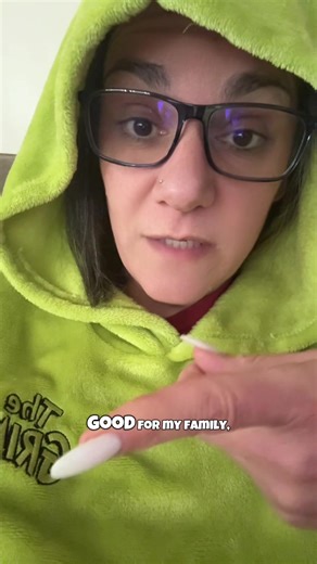 Sourdough bread. The good. The bad. I want to know it all. Is it hard to prep? To make? Do I need special kitchen tools to make it? Do tell! I wanna learn #sourdough #bread #homemade