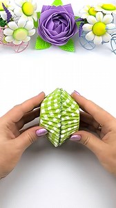 Simple Handmade Craft Ideas with Cupcake Liners #tutorial #craft #diy #handmade #craftseasydiy | DIY Easy Crafts