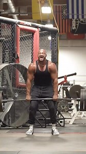 ELITE Powerlifter ANATOLY Use FAKE WEIGHTS in GYM PRANK #anatoly #fitness #gym | Anatoly