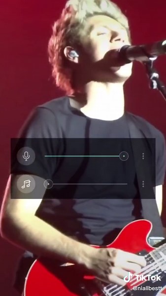 Niall Horan Solo Performance in Midnight Memories