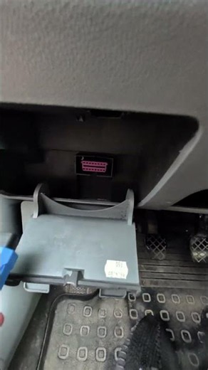 skoda fabia 2002 obd2 port location