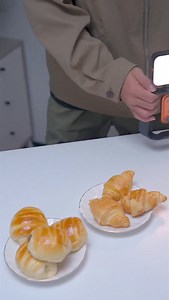 ㊙️So this is the right way to take photos with your phone!! Shooting techniques, photography gadgets, mobile photography, digital technology, photography skills | kasim__tech