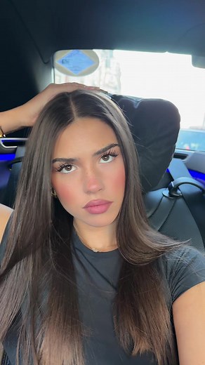 Inverted Makeup Look with Leah Halton