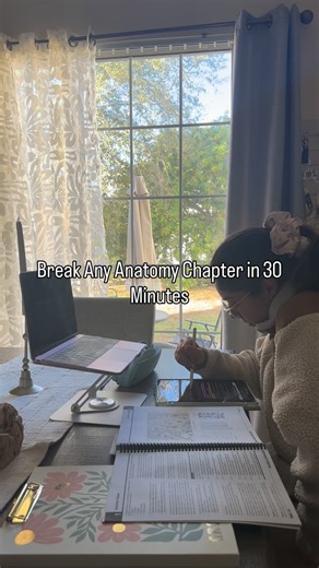 Huge anatomy chapters don’t need HOURS of your life. Here’s how to break down ANY anatomy chapter in 30 minutes ⏱️👇 🧠 The 30-Minute Anatomy Method: ⏳ Minute 0–5 | Skim • Read headings & subheadings • Look at diagrams first • Ignore details for now ⏳ Minute 5–15 | Highlight • Highlight ONLY: – Key structures – Bolded terms – Major functions • If everything is highlighted, nothing is sticking. ⏳ Minute 15–22 | Summarize • Write 3–5 bullets per section • Use simple language • Pretend you’re teach