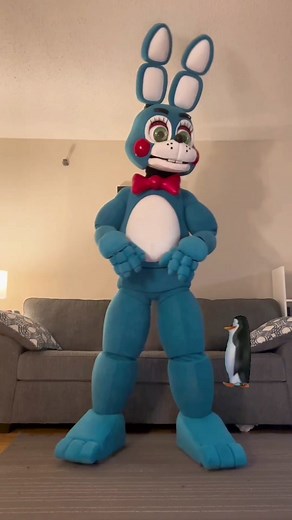 #FNAF Penguins! #dreamworks #toybonniecosplay #fnafcostume #fnafhw2 #penguinsofmadagascar #trending #CapCut #fyp #dancing #crossover #foryou #toybonnie #cosplayer #bonniecostume #fnaf2 #dancetrend #pitbull #celebrate #dancewithme