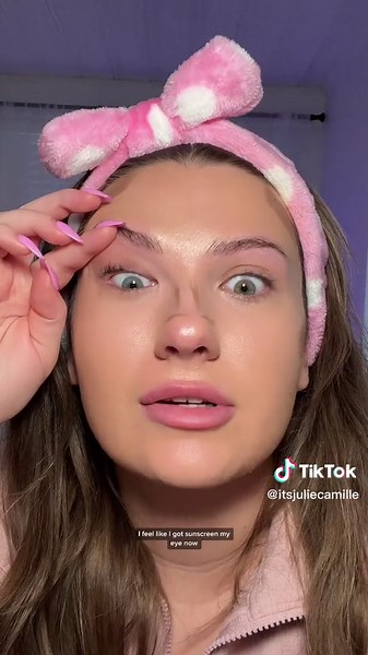 Pool Party Makeup Tutorial: Glamorous Look for Summer