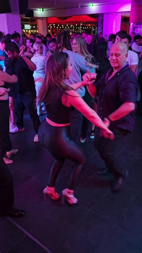🎉 Thursdays = Salsa at Pontoon! 💃 Free 7:30pm class 🕺 Social dancing from 8:30pm 🎧 DJs live performances 🍕 $12 pizzas • 🍺 $7.50 Coronas ✨ Free entry, weekly event by the water 📍 Pontoon Bar #PontoonSalsa #DanceSydney #SalsaNight