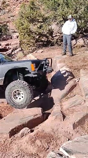 Renix Jeep on 35's on Steel Bender Moab Utah #jeepxj #jeep #offroad #4x4jeep #4x4 #4wheeling