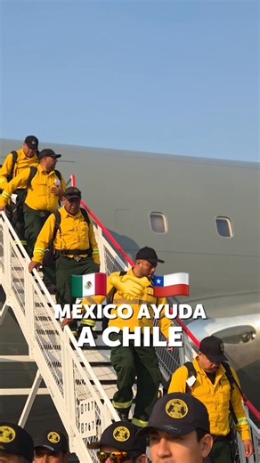 ¡Gracias, México! 🇨🇱 🇲🇽 Ya aterrizaron en Concepción 145 brigadistas y más de 360 kilos de carga para el combate de incendios en la zona centro-sur del país. El contingente se desplegará en los múltiples focos de incendio activos desarrollando diversas tareas. | Gobierno de Chile