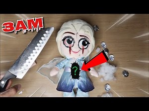 CUTTING OPEN ELSA.EXE FROM FROZEN 2 DOLL AT 3AM!! *OMG WHAT'S INSIDE*