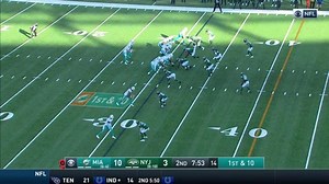 DaVante Parker secures bobbling catch for 19-yard catch and run