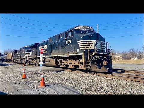 AC44C6M Duo Leads NS 64K & heads for the layoff track