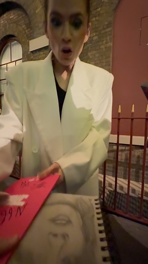 Ed 👩🏻‍🎨⚜ on Instagram: "Hayley Atwell 🫠 She is even more beautiful in person. ✨"