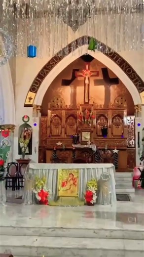 How to decorate church #christmas #church #churchdecor #christmastree #christian