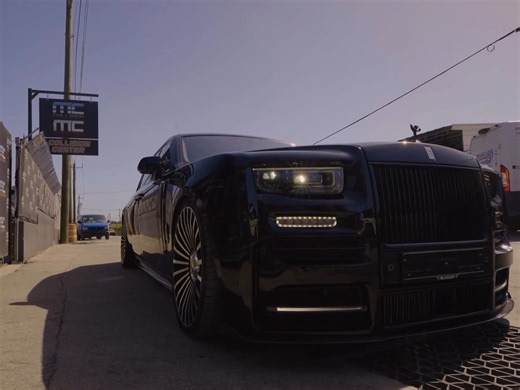 这大佬没个2000万，你都抬不动!