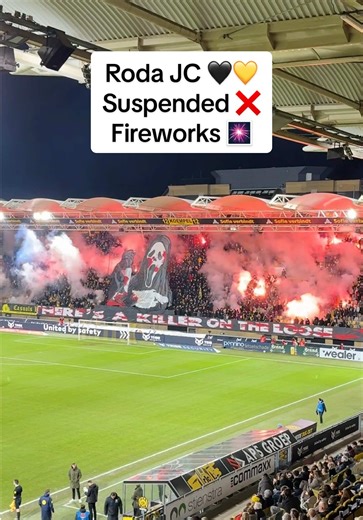 Being a Roda JC Kerkrade fan this is shameful! ❌😢🙅🏽‍♂️ The match against ADO Den Haag got suspended because of fireworks from the Roda JC ultras! 🤯 Back in Netherlands, Roda JC is my childhood football club, the club where I grew up as a kid. The club from the Parkstad region, de koempels. The club just 10 min from my parents home. And then this… match suspended! ❌🎆 Fireworks from the Roda JC Ultras flying through the stadium! #rodajc #kerkrade