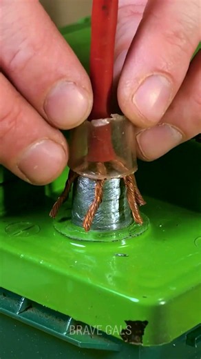 Car Battery Tip That Might Surprise You! 🔋💡#CarTips #BatteryCare
