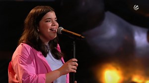Carla kommt gebürtig aus Bella Italia, doch seit 7 Jahren lebt sie mit ihrer Familie in der Nähe von Karlsruhe. Bei "The Voice Kids" 2022 überzeugt sie die Coaches mit viel italienischer Leidenschaft und einer großartigen Performance von "You Say" von Lauren Daigle. #VoiceKids #clip | SAT.1