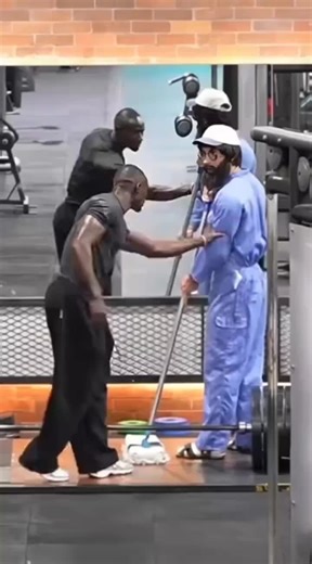 anatoly pranks #gym #bodybuilding #anatolyprank #anatoly #pranks