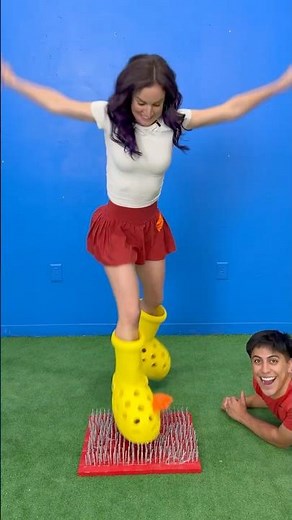 WHiCH SHOES WiLL PROTECT YOUR FEET? 🦶😳