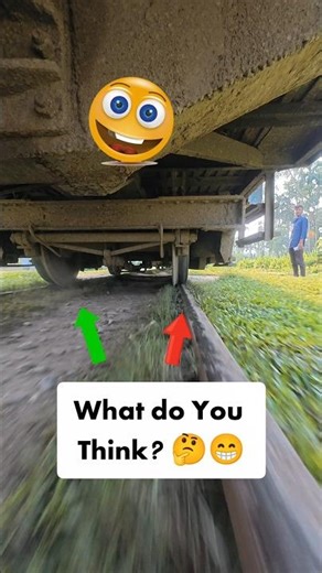 Braking or Accelerating? What do you think?🤔😁 #Train #Brake #acceleration #trainlover #Trainwheel