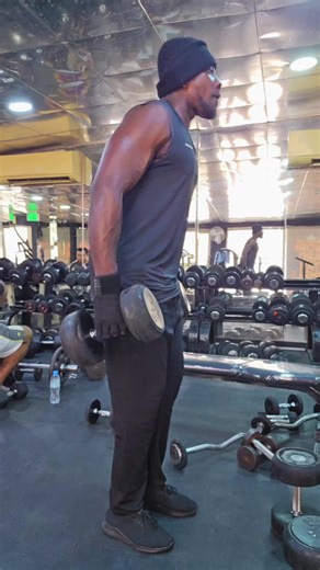 Heavy dumbell curls for the culture 💪🏋‍♂️