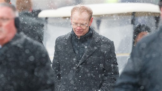 Notre Dame lauds late football coach Lou Holtz for 'genuine love'