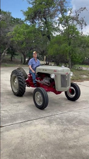 1949 8N Ford Tractor - Startup & Drive