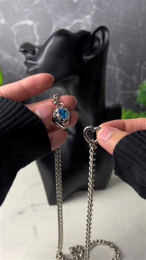 Unique Necklace Designs for Dark Romance Lovers