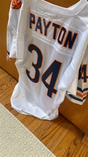 Ray Stevens on Instagram: "Gonna need all the vibes today! #greenbaypackers #chicago #chicagobears @paytonsun #walterpayton"