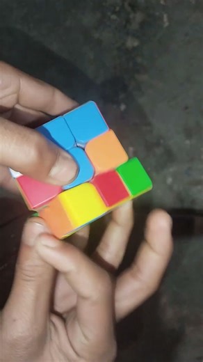 How to Solve on the rubik's Cube in 5 Second 🤯