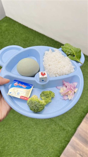 Resep mpasi simple hari ini : 1 butter anchor 1 lembar daun salam 1 keju belcube 1 butir telor bebek 15gr brokoli 200ml air Untuk 3x makan ya moms🥰
