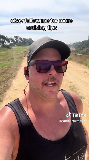 @Sniffies #sniffiesapp #cruising #gay #gayguys #batsignal #cruisinggay